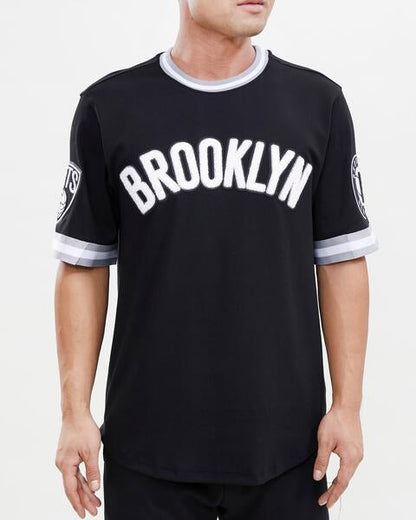 NBA BROOKLYN NETS CLASSIC CHENILLE MEN'S TEE (BLACK)