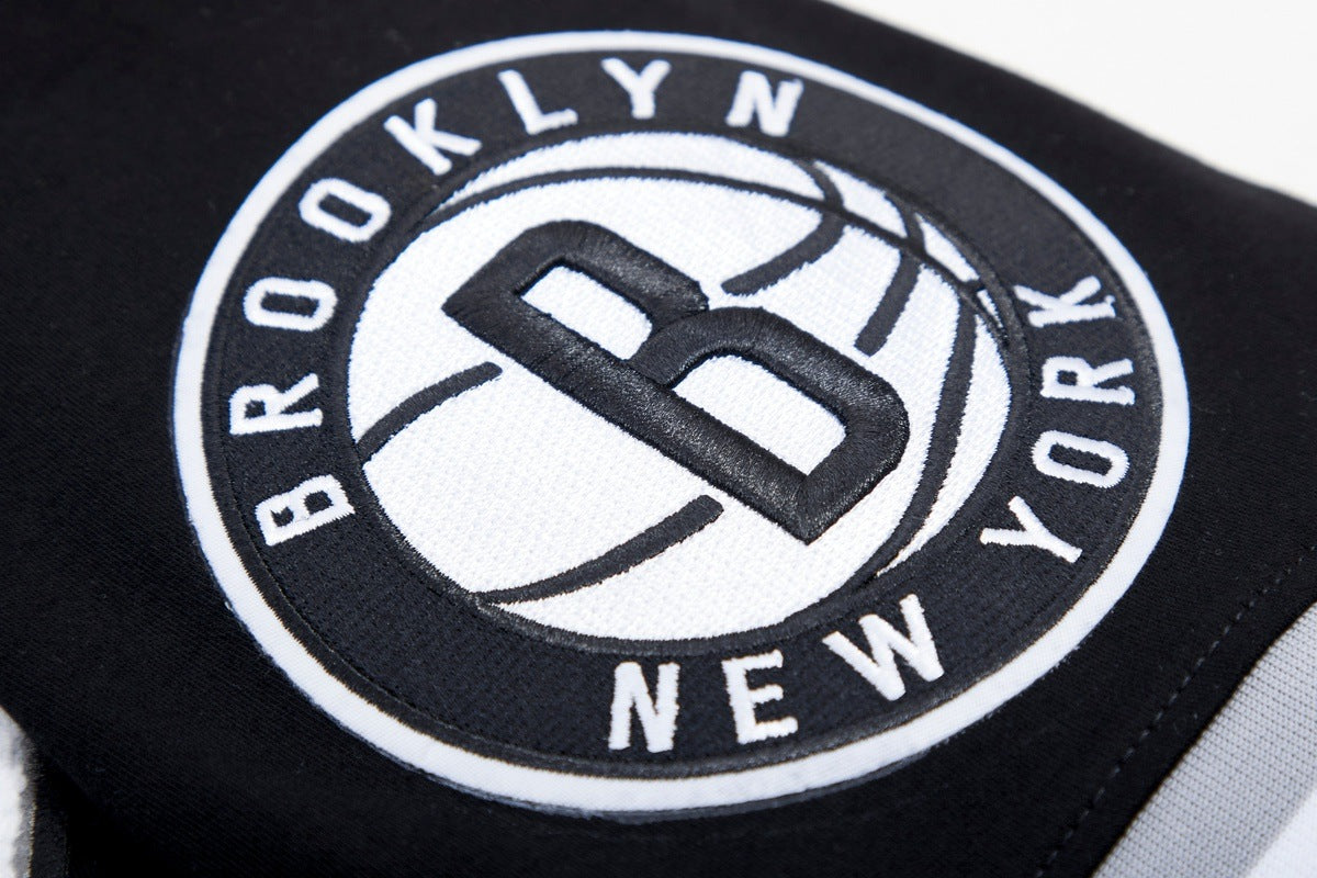 NBA BROOKLYN NETS CLASSIC CHENILLE MEN'S TEE (BLACK)