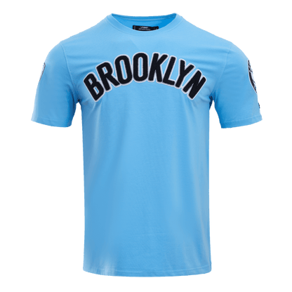 NBA BROOKLYN NETS CLASSIC CHENILLE MEN'S TEE (UNIVERSITY BLUE)