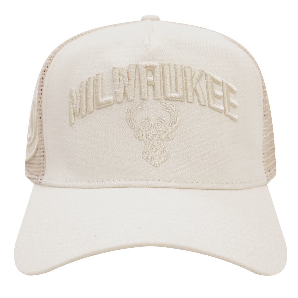 NBA MILWAUKEE BUCKS NEUTRAL PINCH FRONT UNISEX TRUCKER HAT (EGGSHELL)