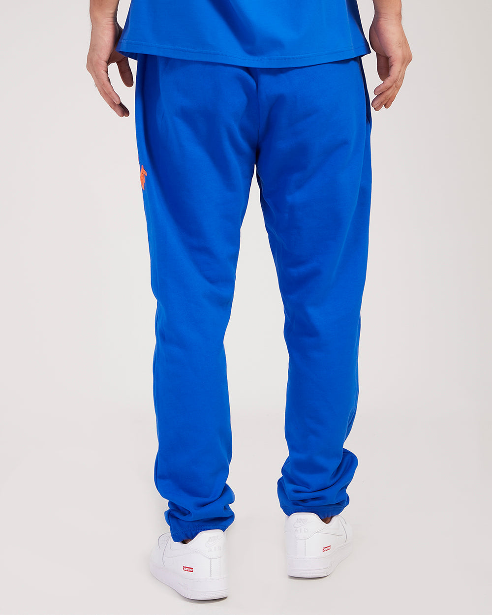 NBA NEW YORK KNICKS OLD ENGLISH MEN'S SWEATPANT (ROYAL BLUE)