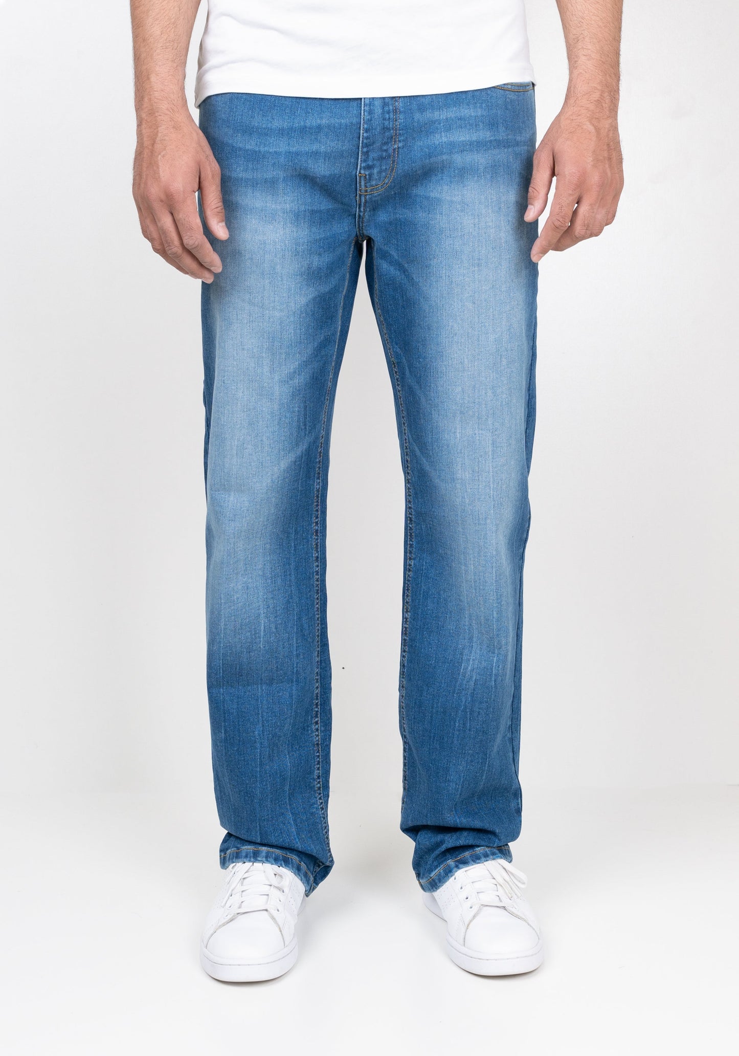 Medium Wash Straight Fit Jeans - Flex