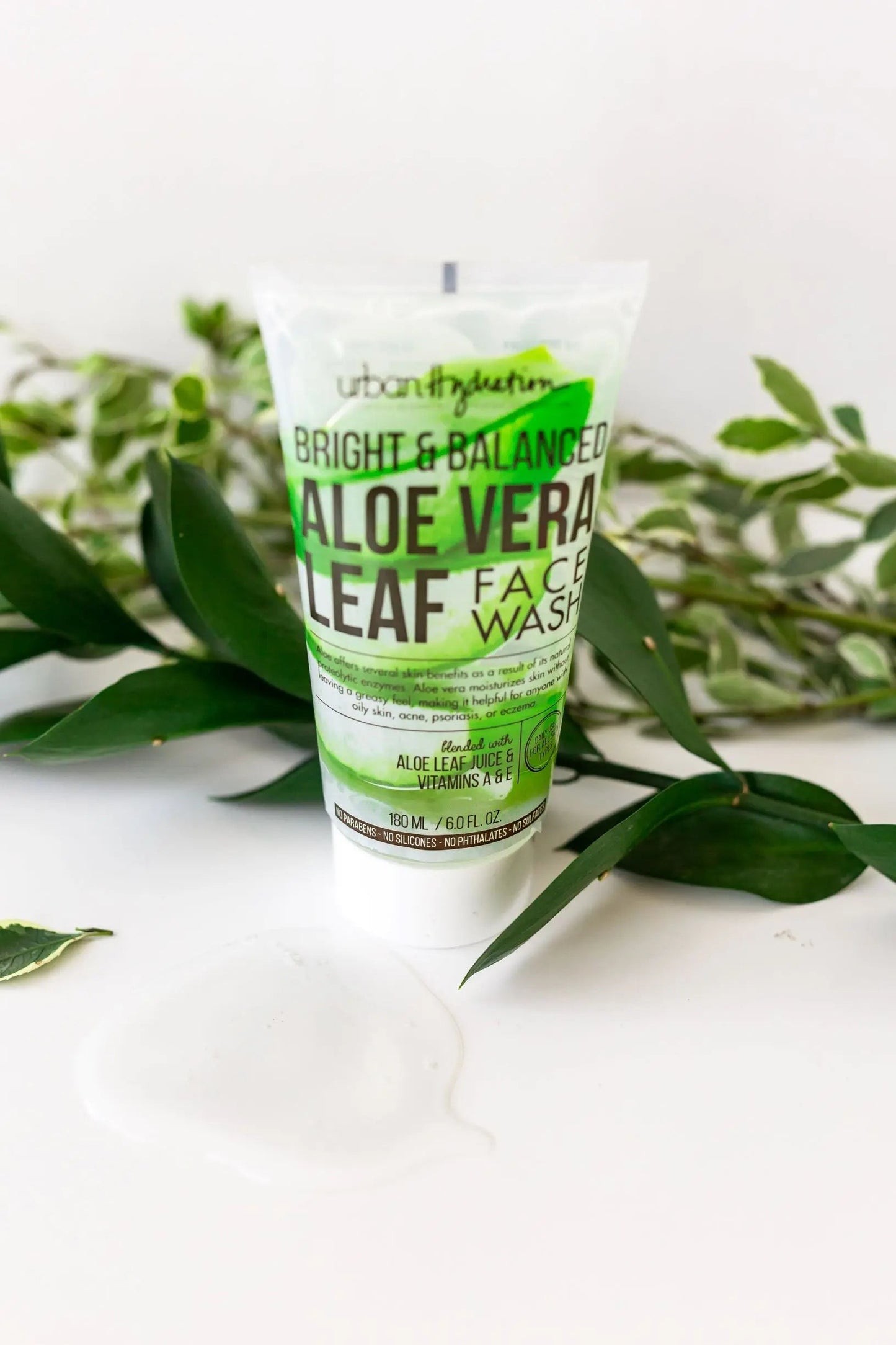 Urban Hydration Bright & Balanced Aloe Vera Leaf Face Wash