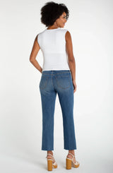 SLEEVELESS BUILT-IN BRA KNIT TOP