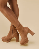 Luz: Toffee Suede