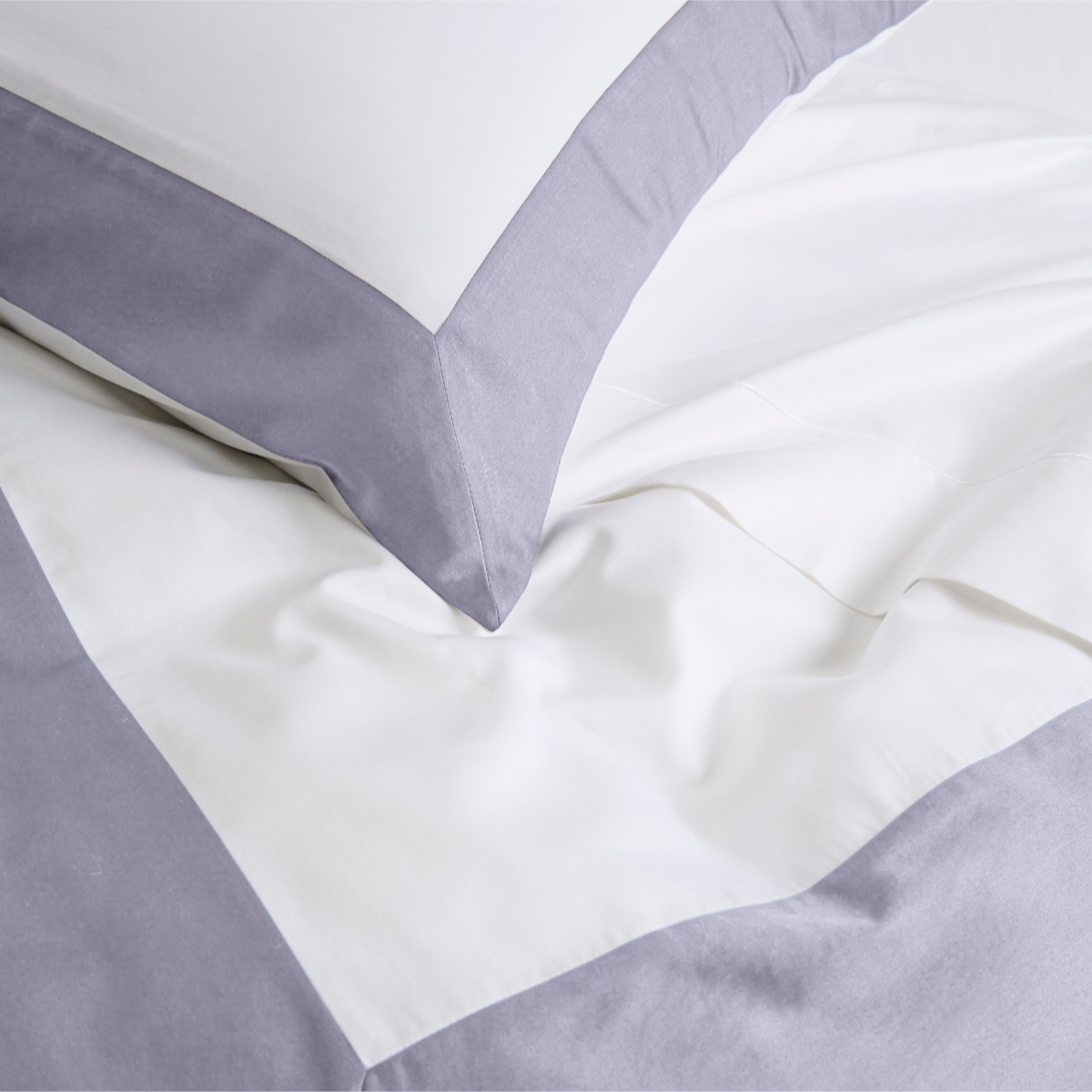 Reversible Color Block Sateen Duvet Cover & Shams Set